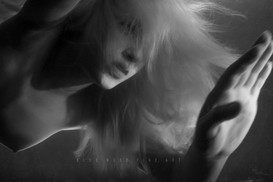 Blue Muse Fine Art with Savana Sky - Drowning - 2014 - 1110 10-3